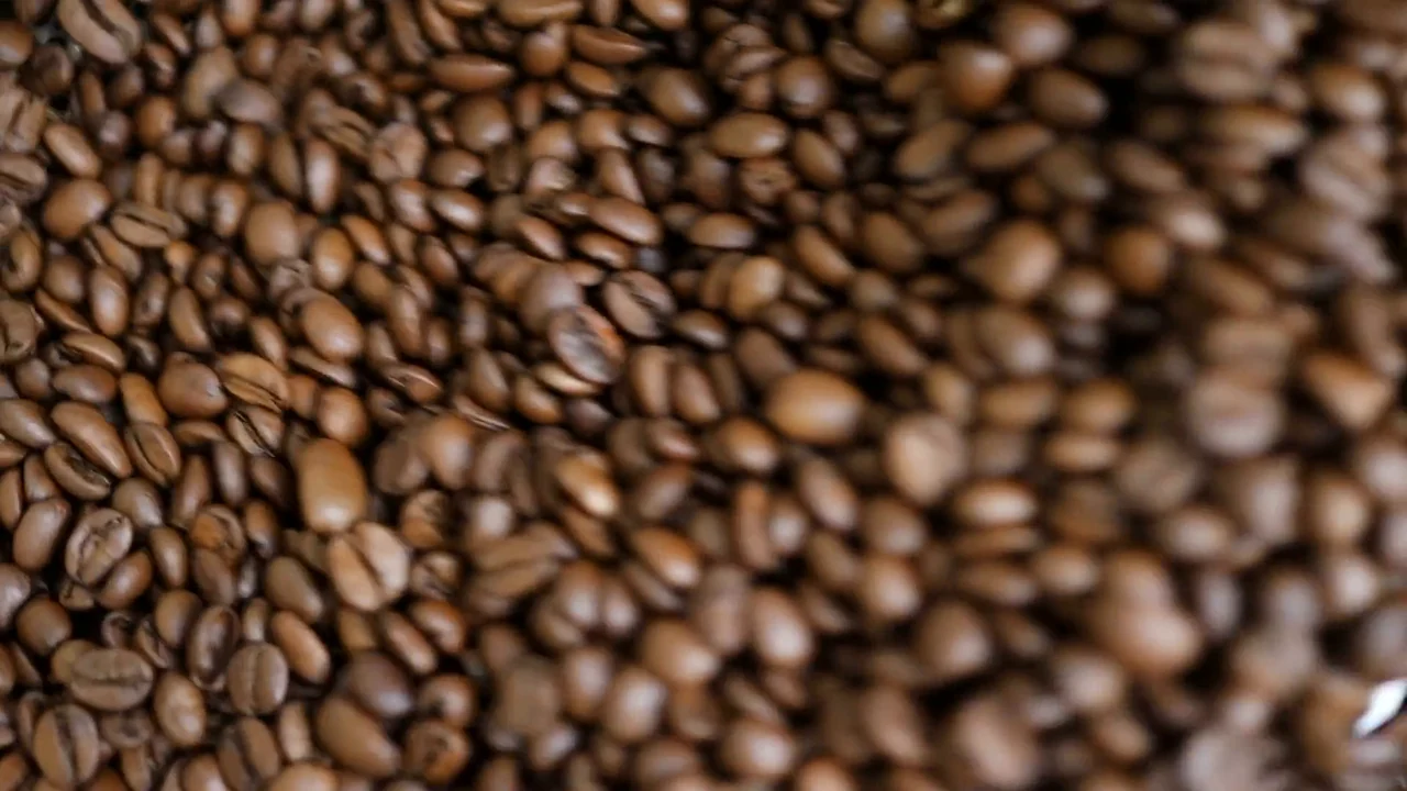 เมล็ดกาแฟคั่วจากวิดีโอของบริษัท